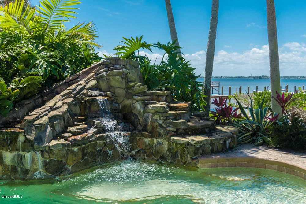 Photo of 333 Island Drive