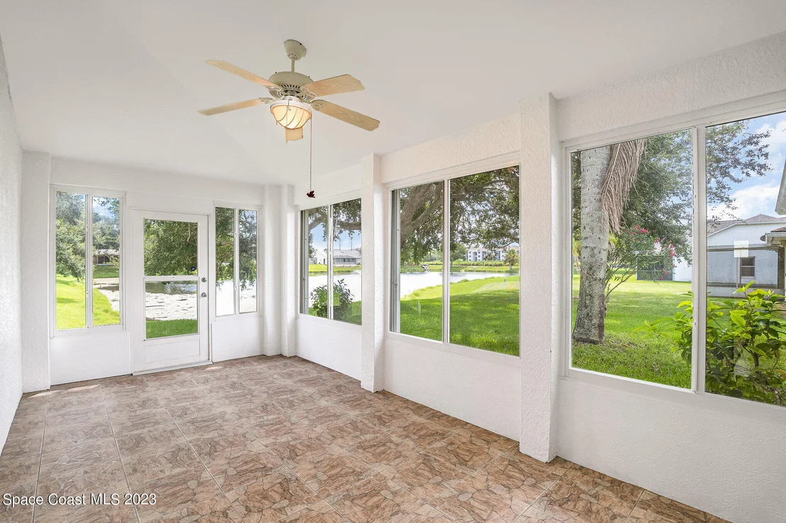 Photo of 4335 South Lakes Circle