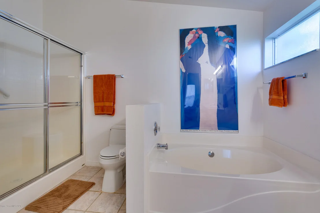 Photo of 989 Villa Drive