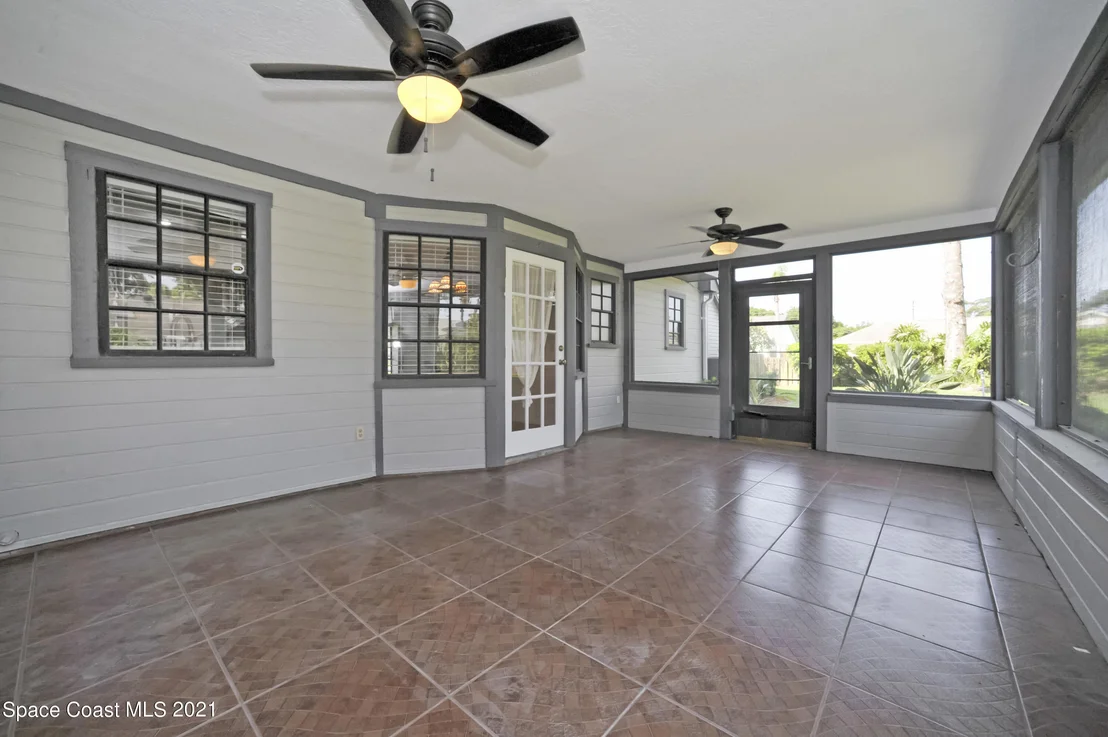 Photo of 986 Whisperpine Drive