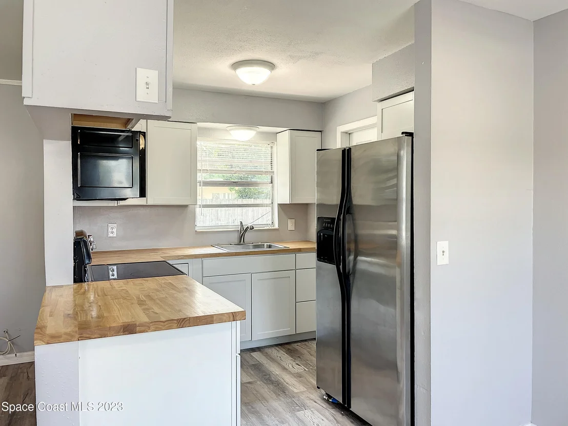 Photo of 993 Alsup Drive