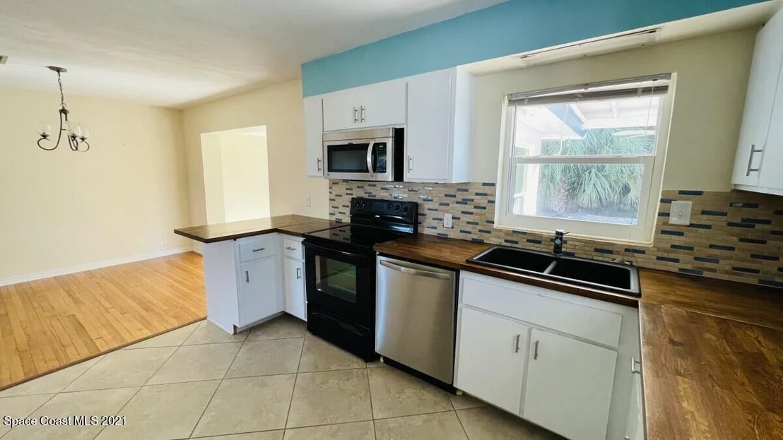 Photo of 2250 Sunset Avenue