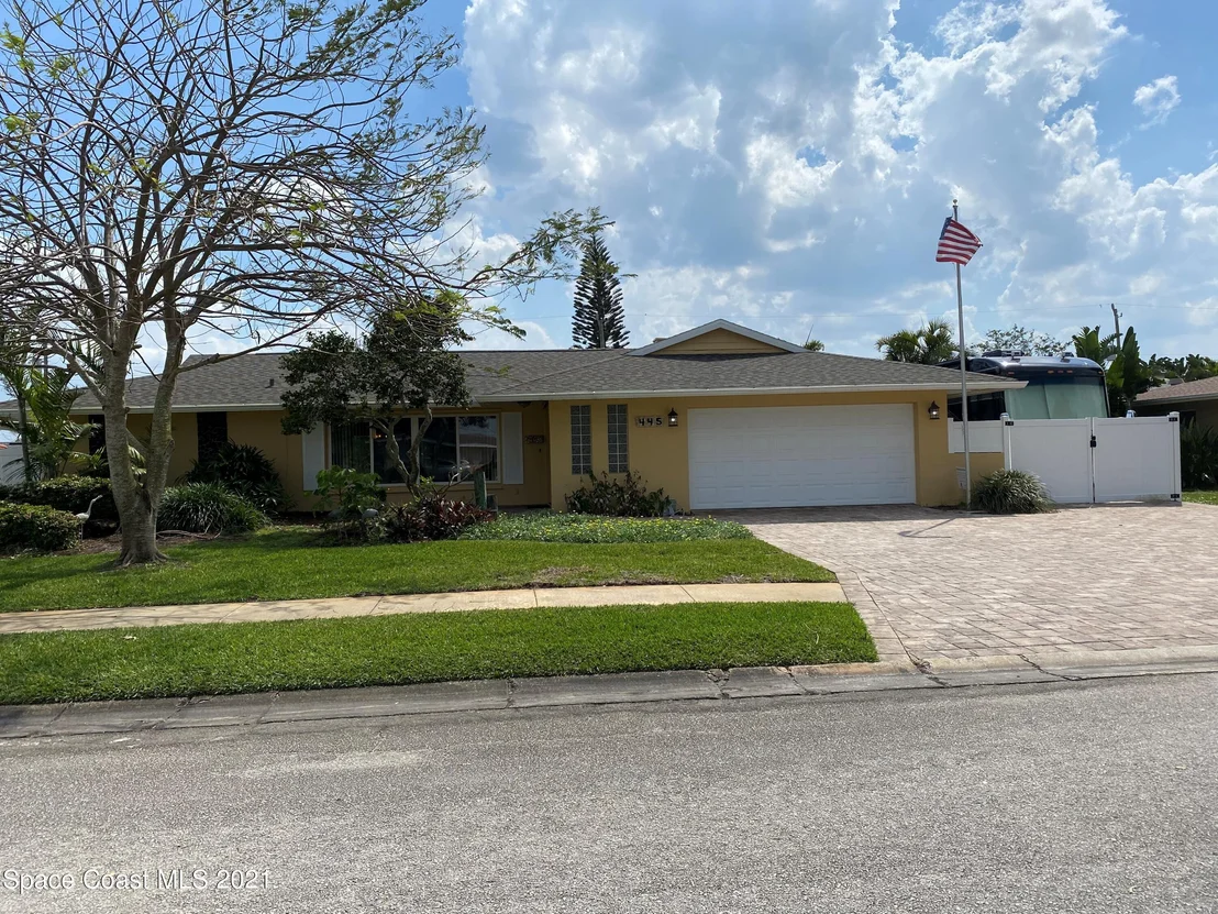 Photo of 445 Hamlin Avenue