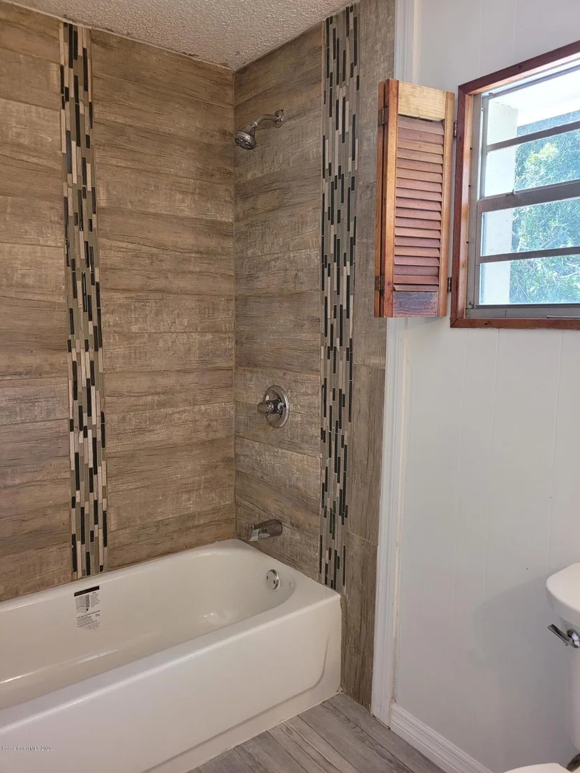 Photo of 351 Pine Avenue