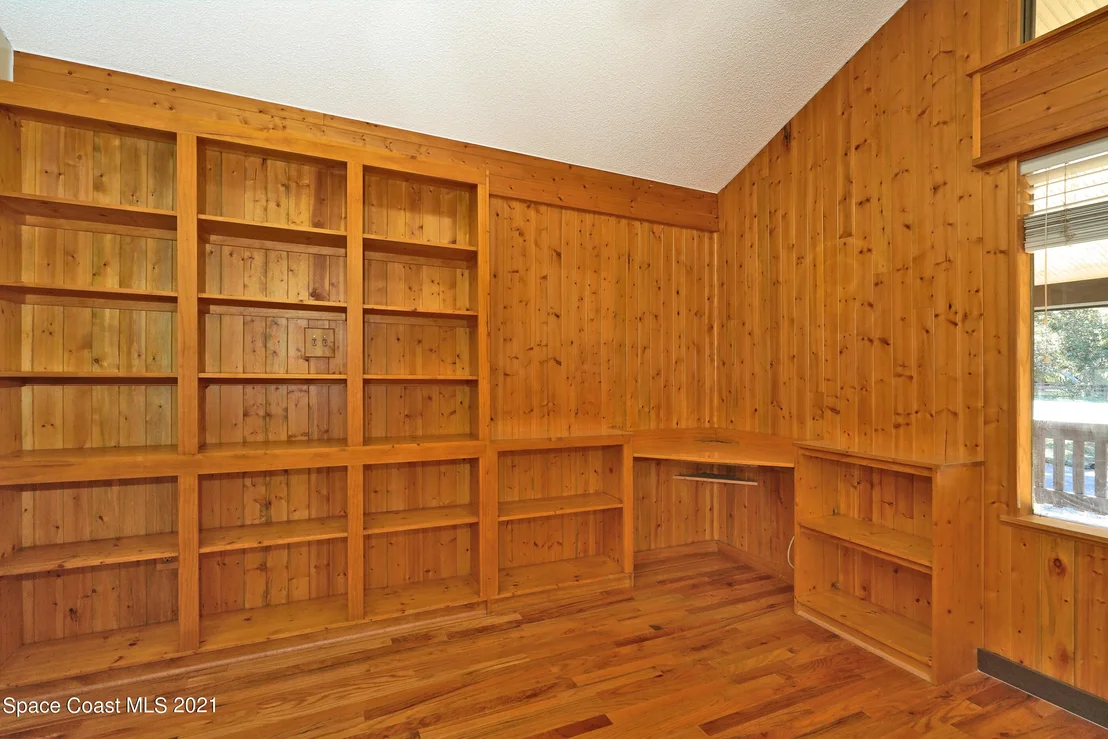 Photo of 1375 War Eagle Boulevard