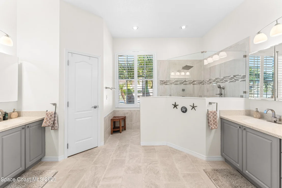 Photo of 665 Carriage Hill Road