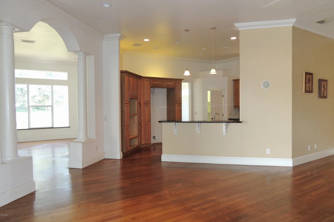 Photo of 1120 NE Riviera Drive