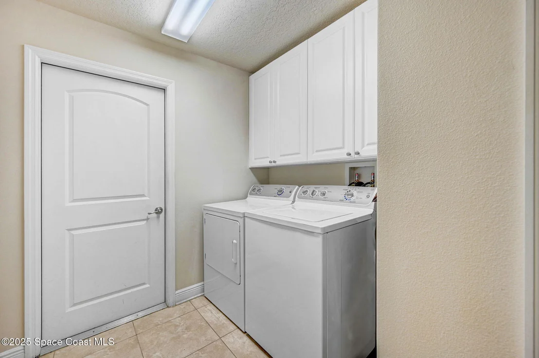 Photo of 2074 Botanica Circle