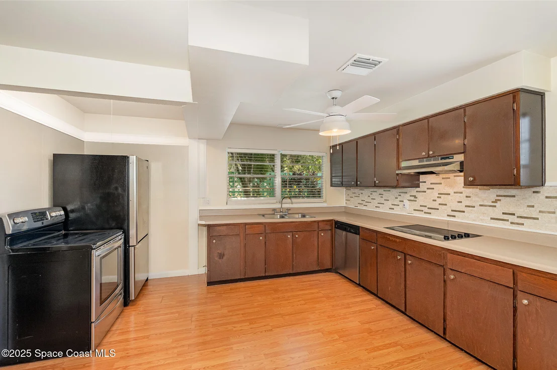 Photo of 445 Pine Boulevard