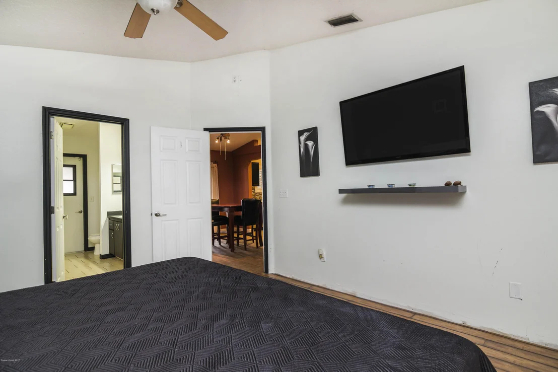 Photo of 6855 Cedar Avenue