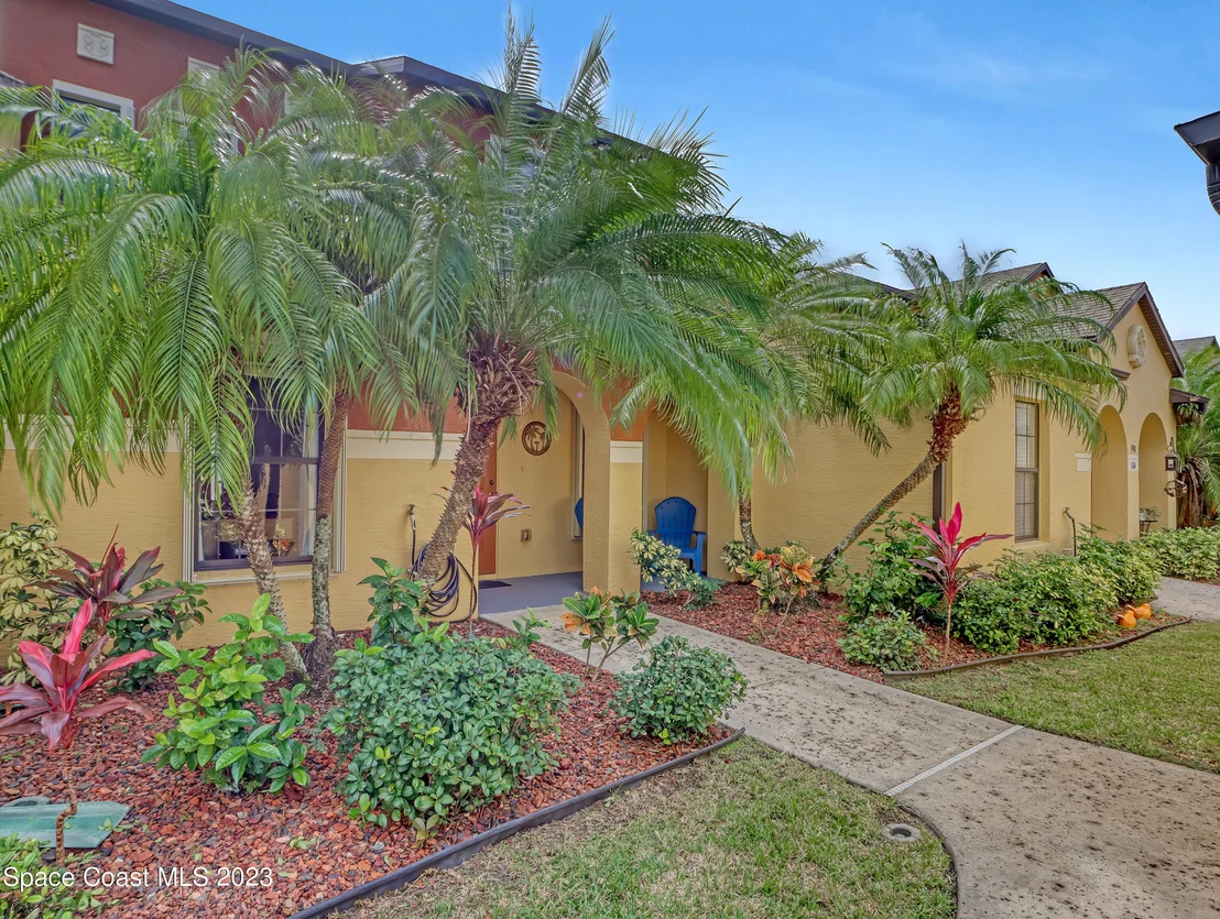 Photo of Unit 103 at 990 Luminary Circle