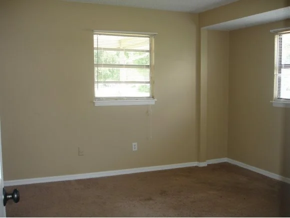 Photo of 474 NE Candlestick