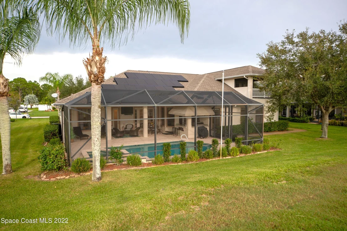 Photo of 2112 Windbrook Drive SE
