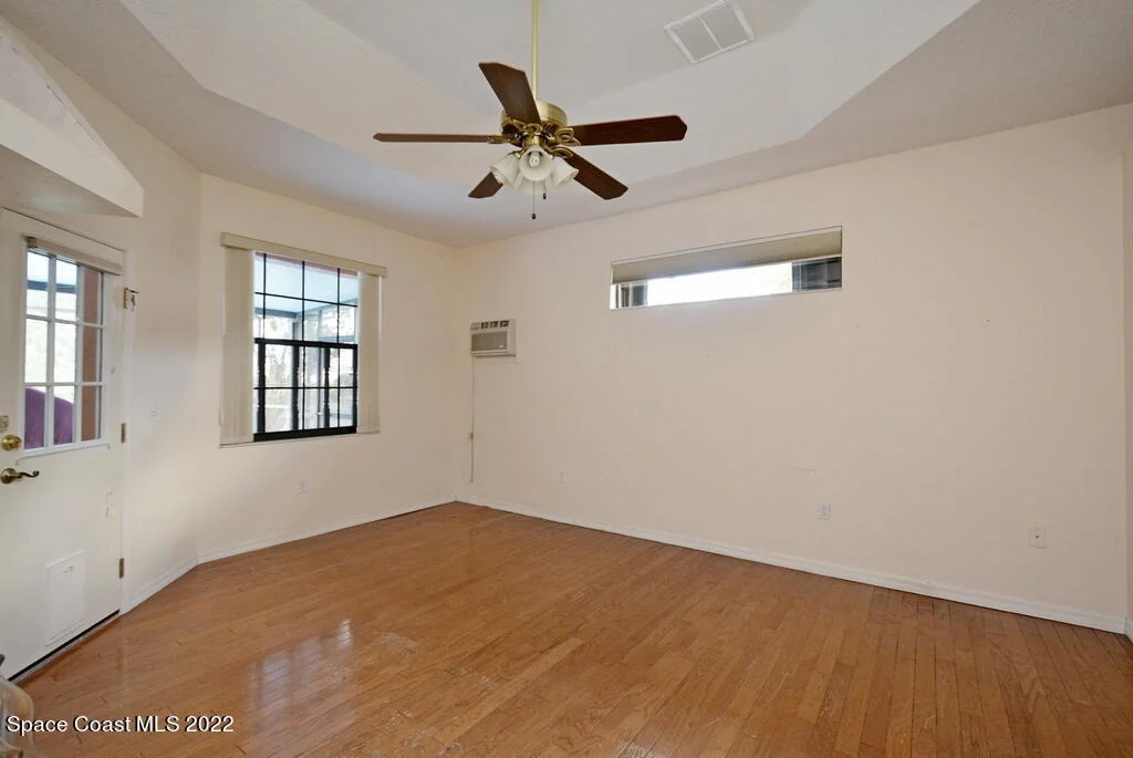 Photo of 3190 Aurora Road
