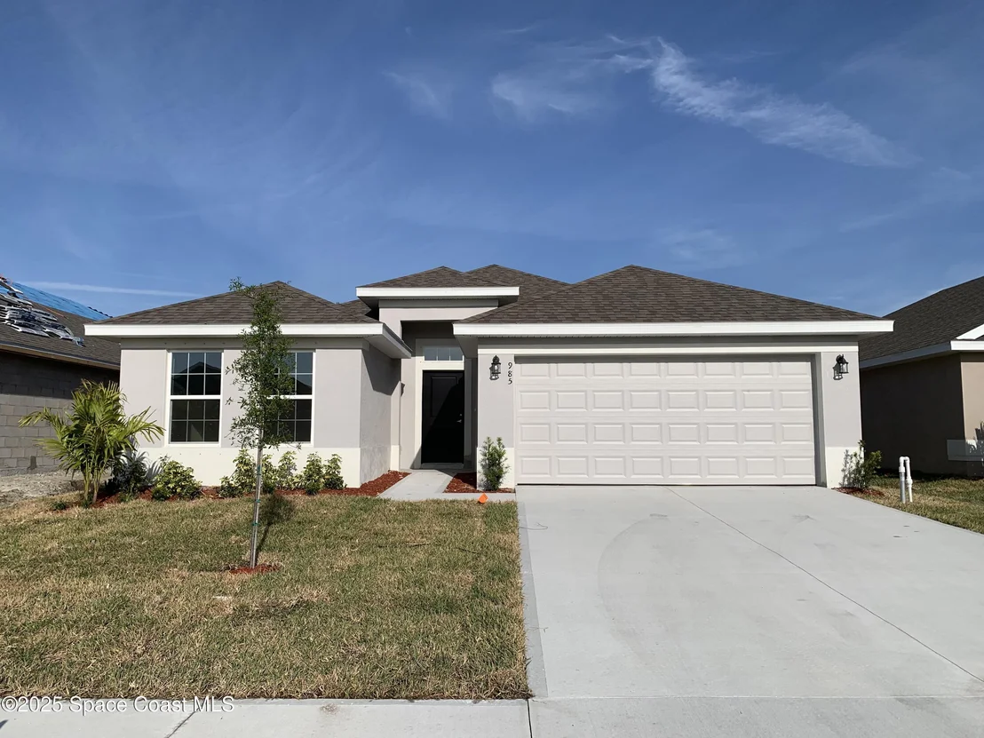 Photo of 985 Kylar Drive NW