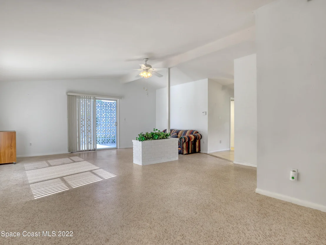 Photo of 1079 Cable Lane NE