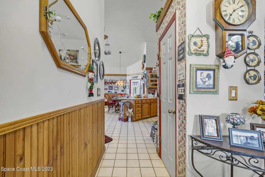 Photo of 889 Spanish Wells Drive
