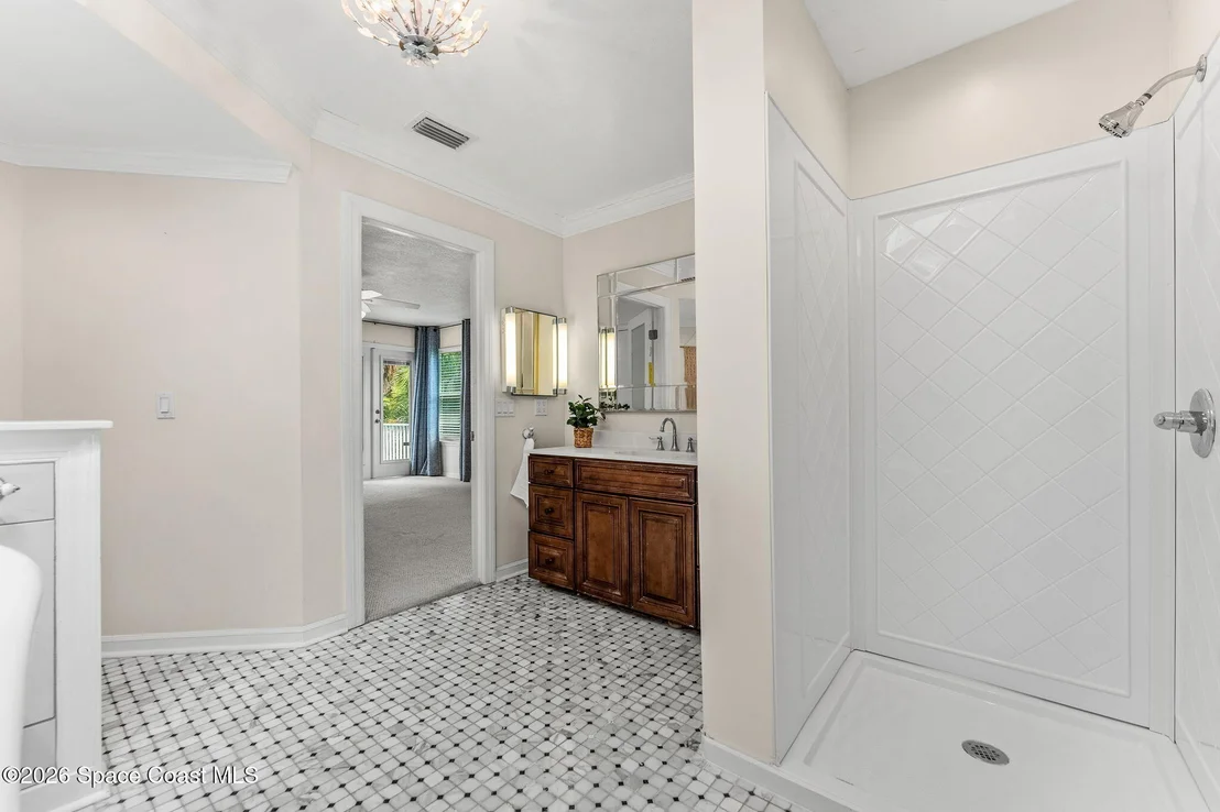 Photo of 220 Cardinal Drive