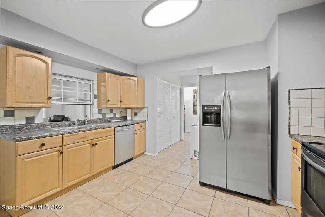 Photo of 1197 Mariposa Drive NE