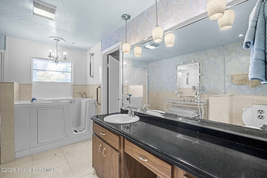 Photo of 620 W Pine Road