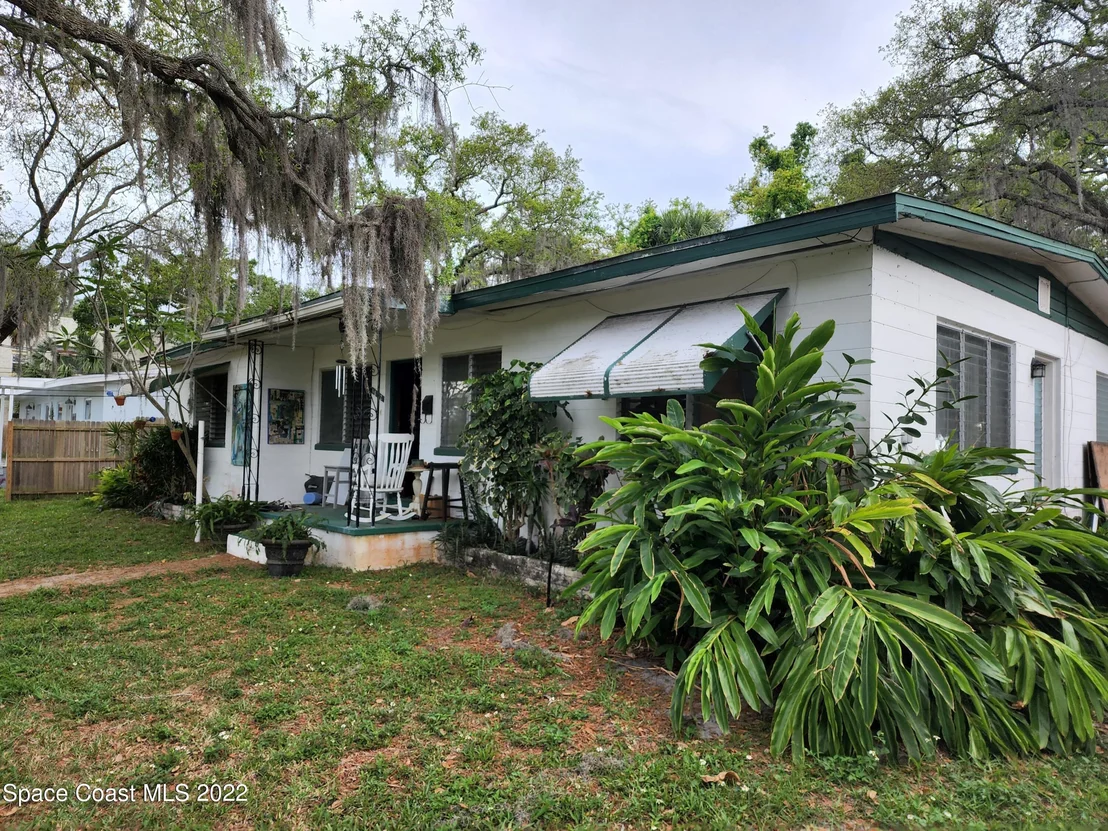 Photo of 1862 Pineapple Avenue