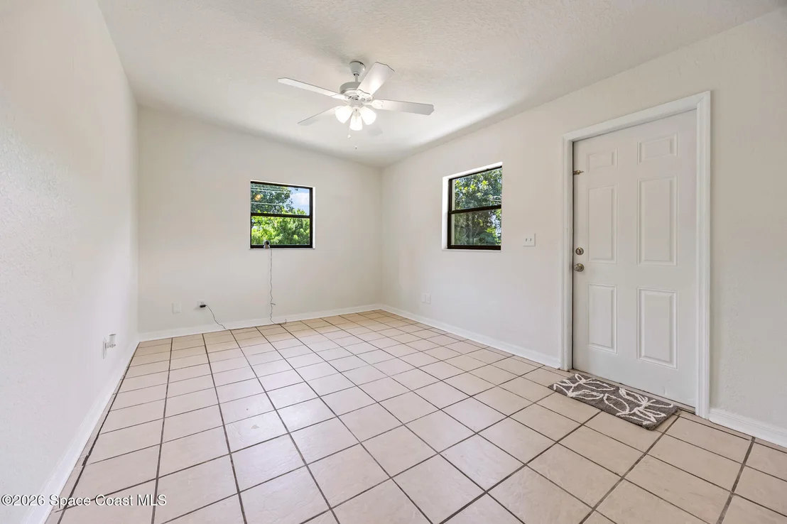 Photo of 777 James Circle NE