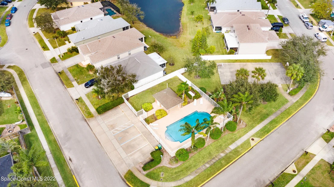 Photo of 1153 White Oak Circle