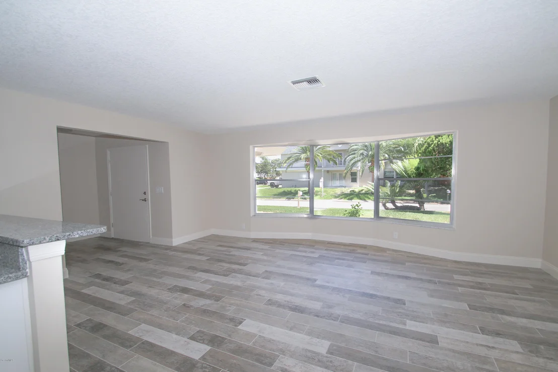 Photo of 465 Seabreeze Drive