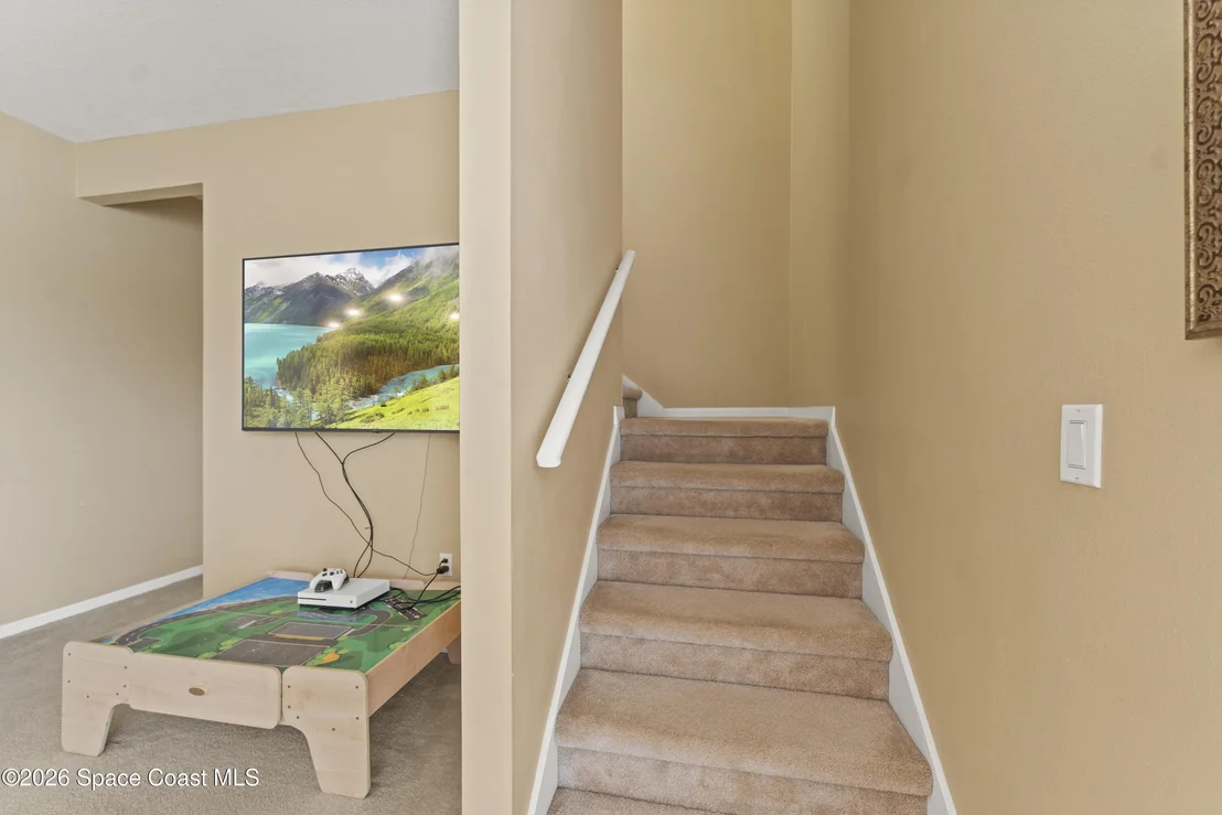 Photo of 385 Tunbridge Drive