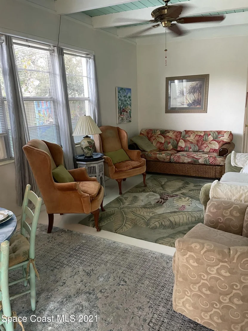 Photo of 1631 Old Colonial Way