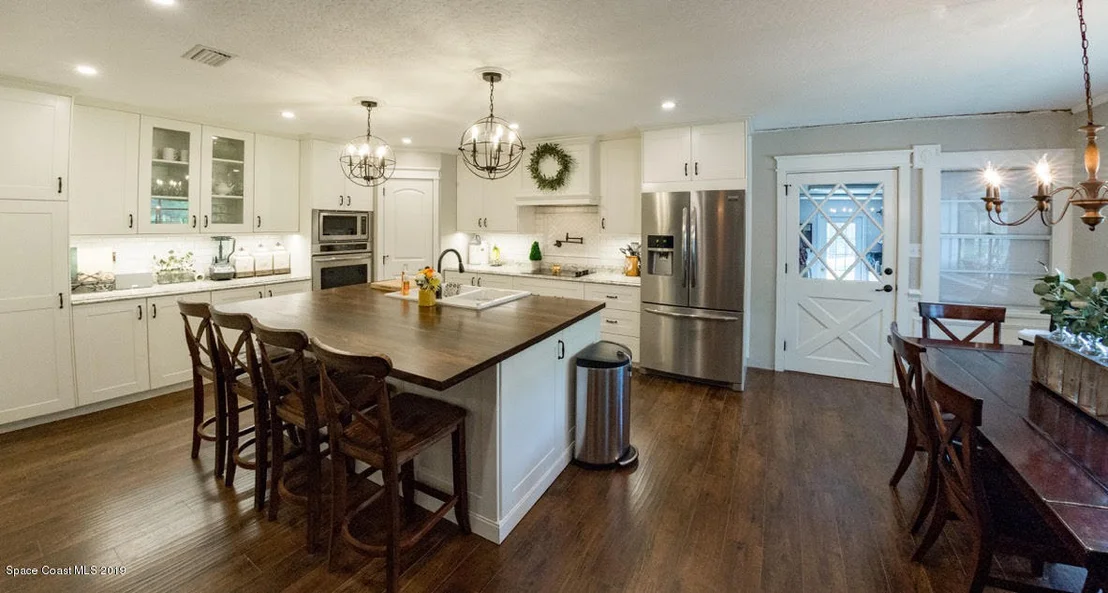 Photo of 3940 Lake Washington Road