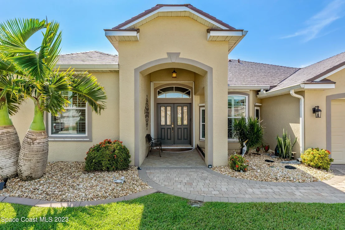 Photo of 665 Carriage Hill Road
