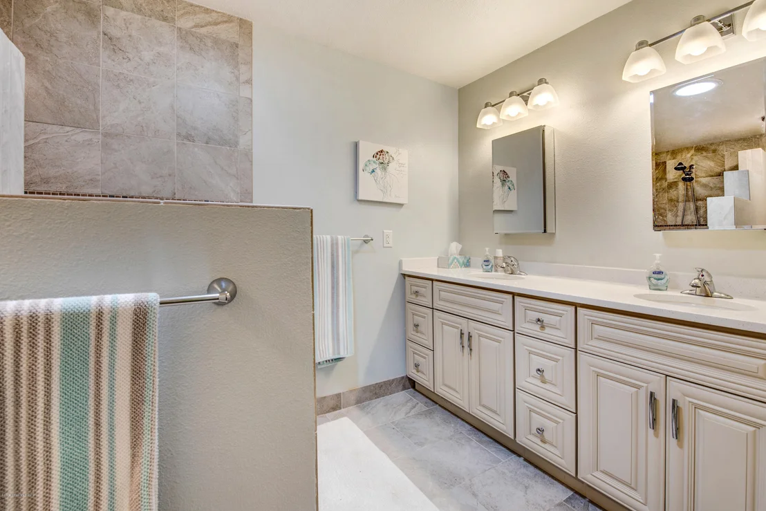 Photo of 1720 Hidden Lake Drive