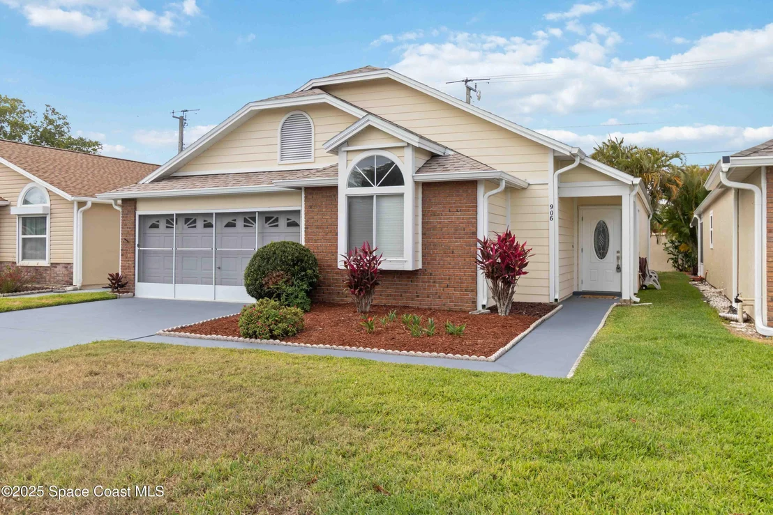 Photo of 906 S S Fork Circle