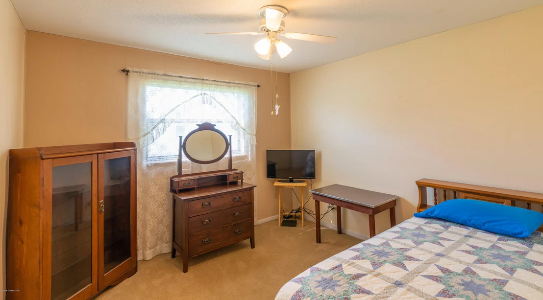 Photo of 647 Ford Circle E