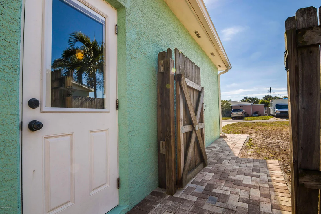 Photo of 141 SE 3rd Street