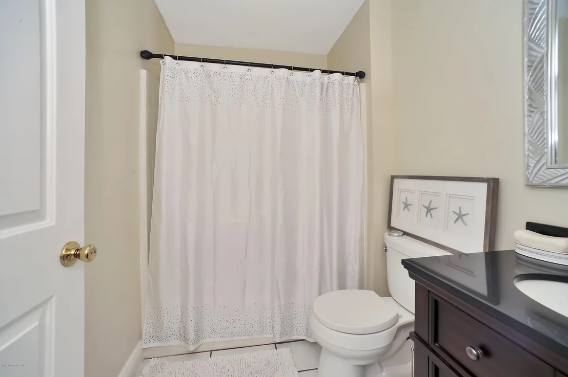 Photo of 2400 Mountain View Avenue