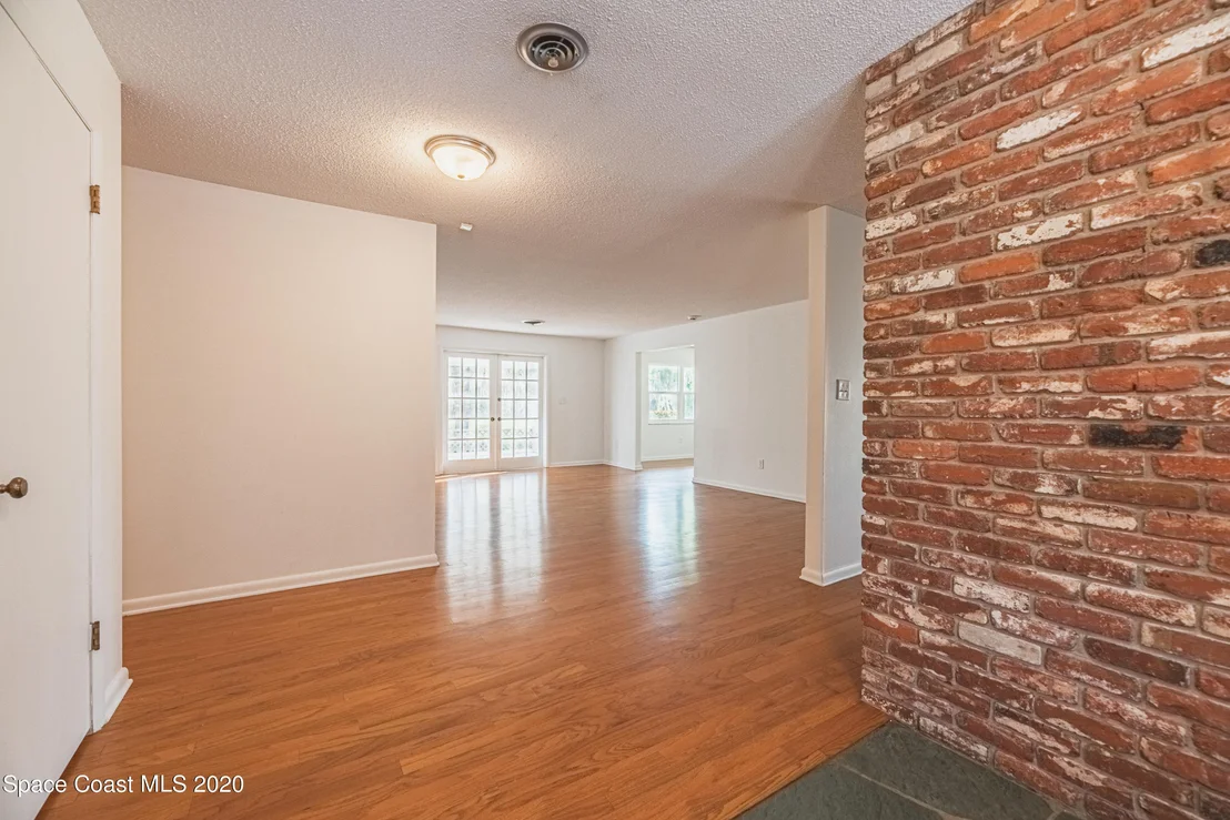 Photo of 1945 Trimble Road
