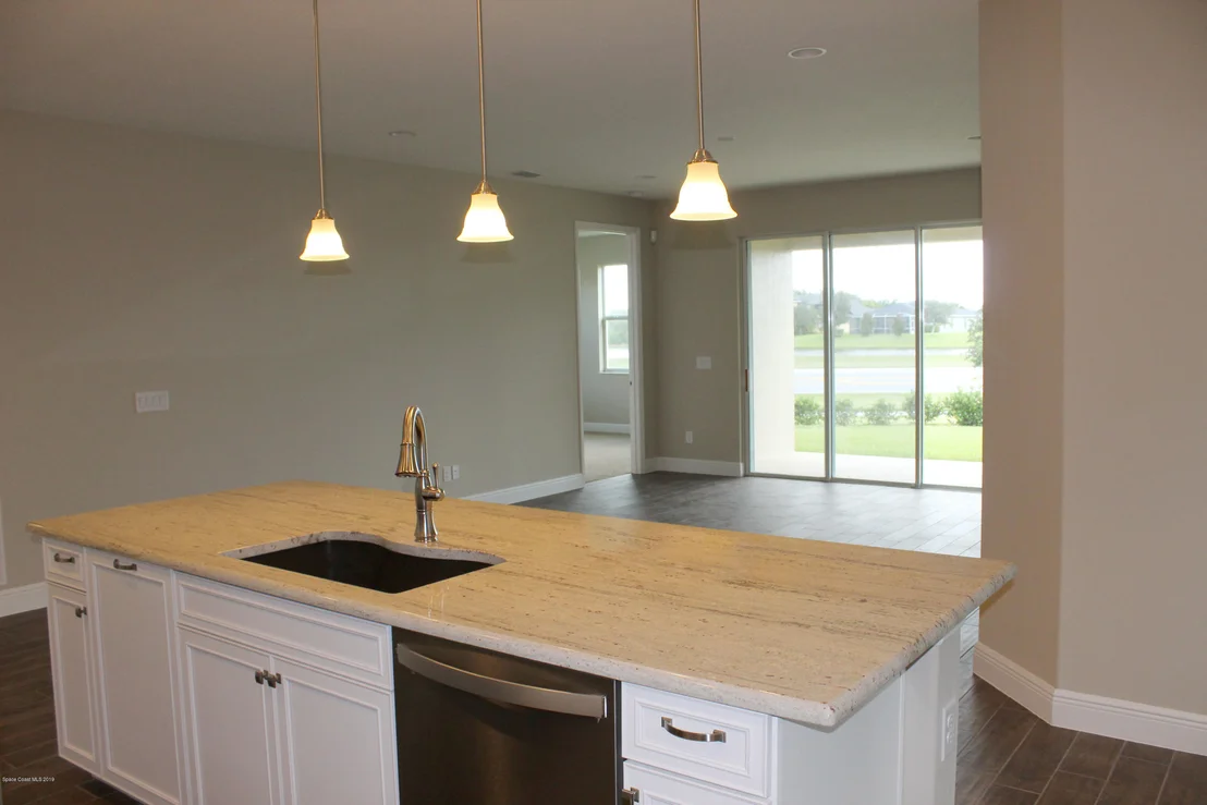 Photo of 7377 Bluemink Lane