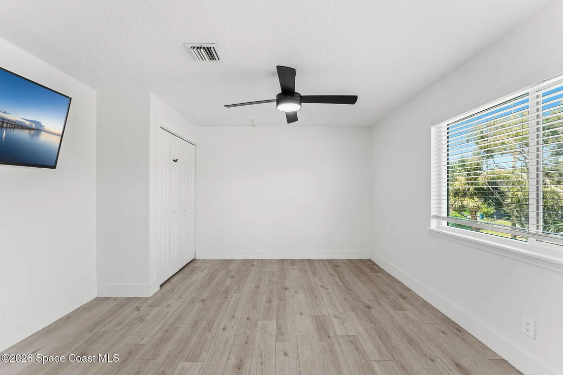 Photo of 470 Seabreeze Drive