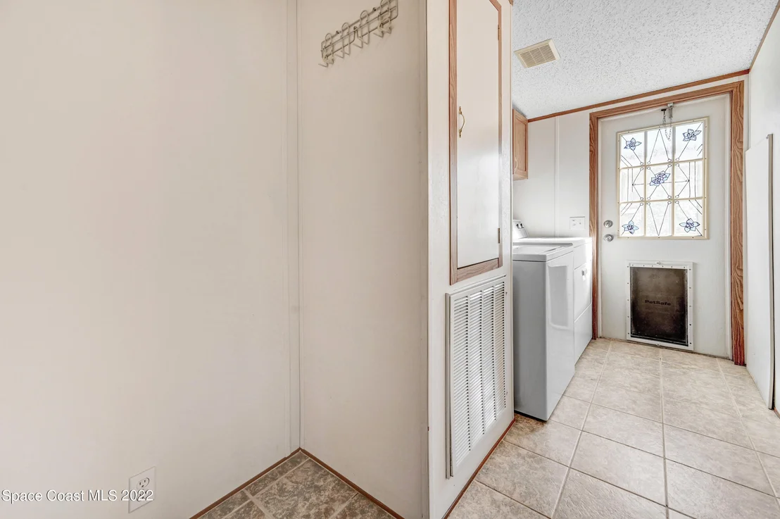 Photo of 2323 Coconut Palm Drive NE