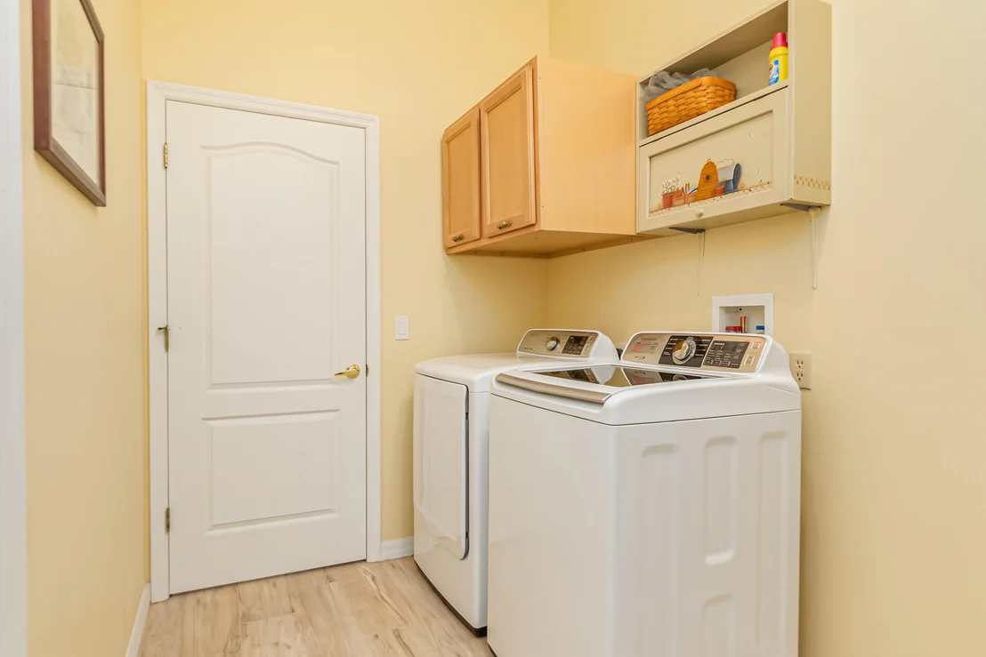 Photo of 2124 Windbrook Drive SE