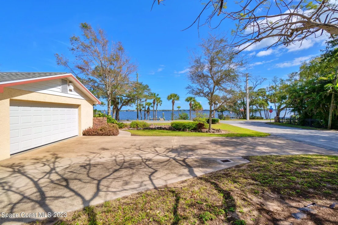 Photo of 535 Rockledge Drive