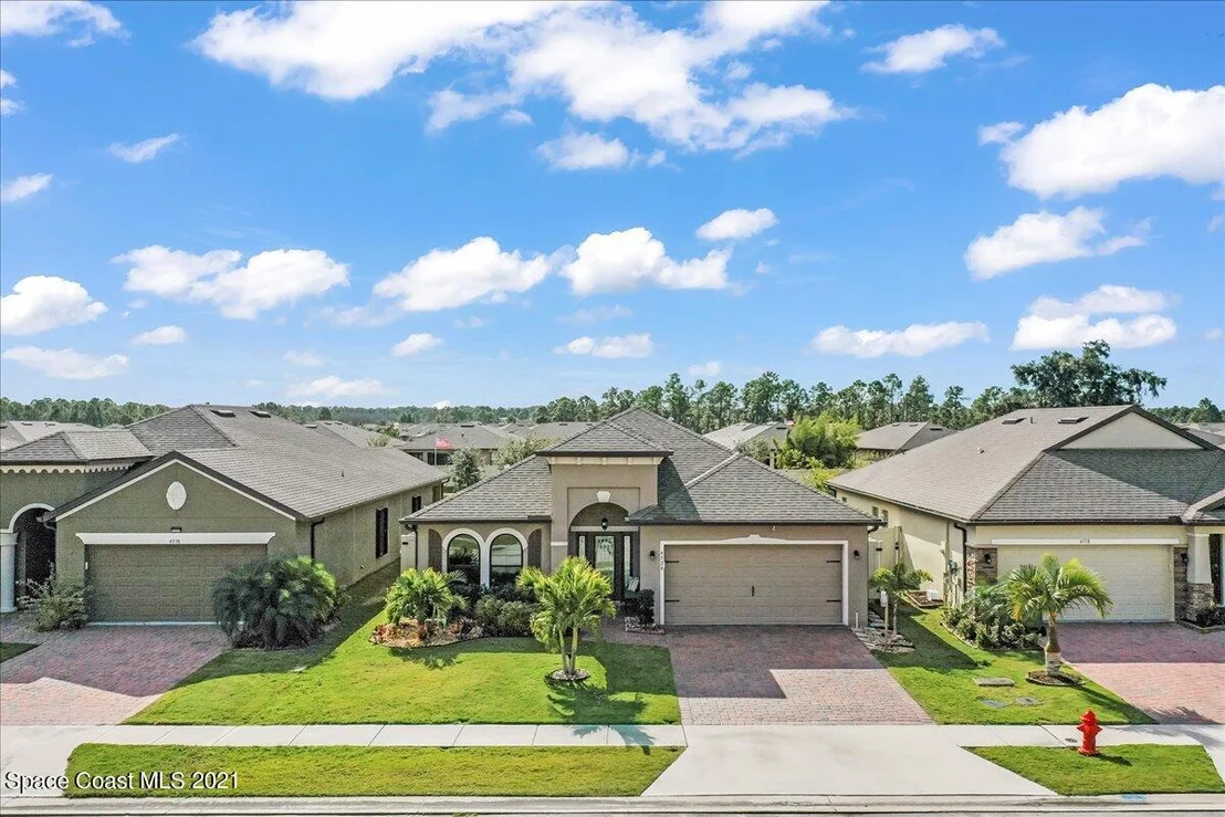 Photo of 4528 Alligator Flag Circle