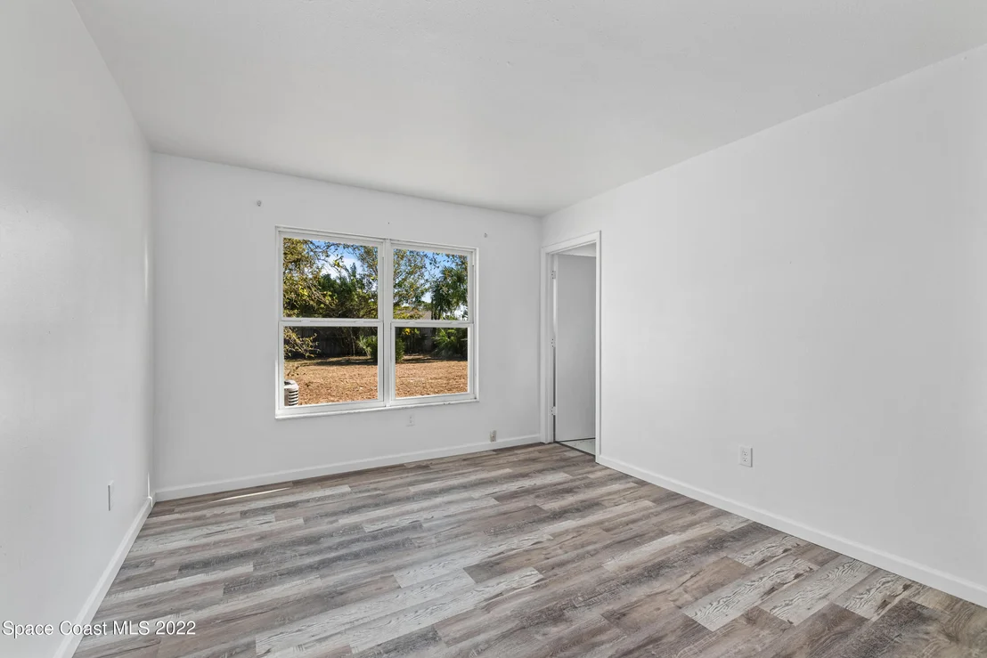 Photo of 1311 Mariposa Drive NE