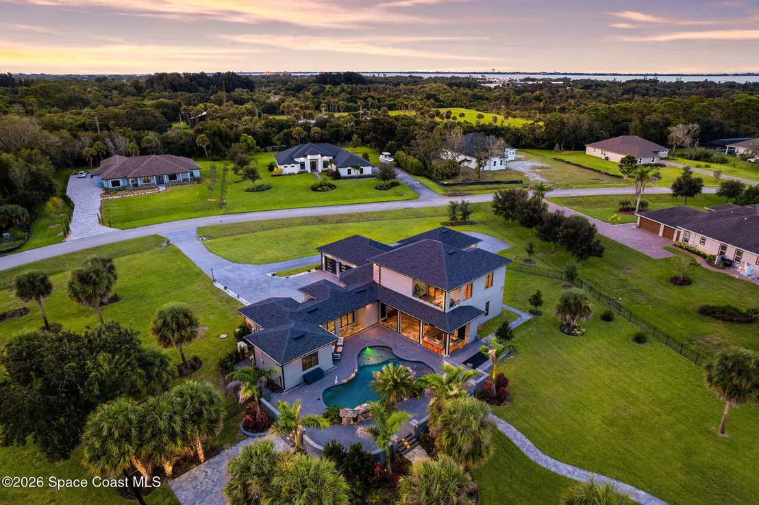 Photo of 2453 Westhorpe Drive