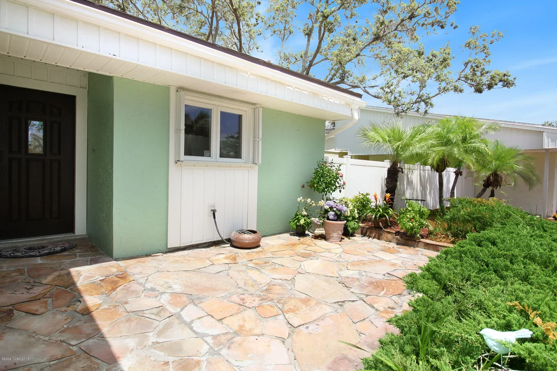 Photo of 412 Myrtlewood Road