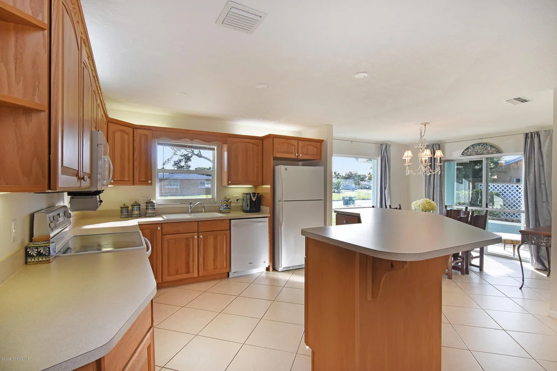 Photo of 385 Formosa Drive