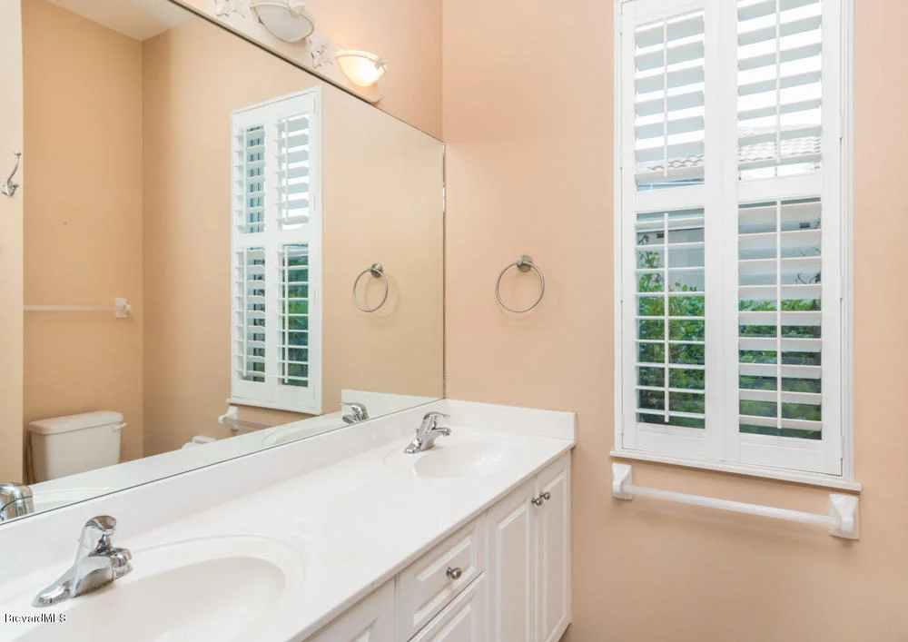 Photo of 985 Palm Brook Drive