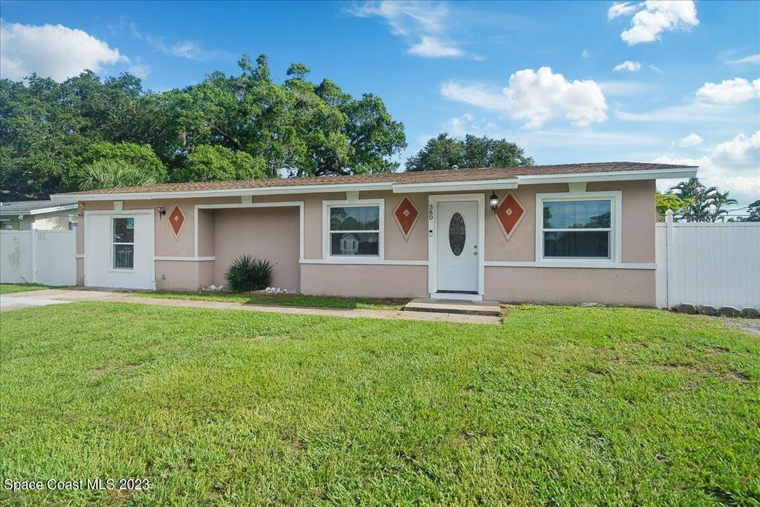 Photo of 380 Maple Place